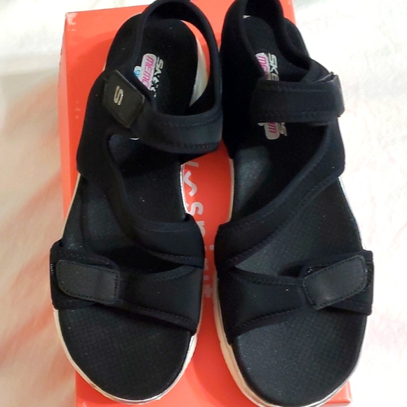 Sketchers womens size 9 memory foam black adjustable comfort sandals - Picture 1 of 5